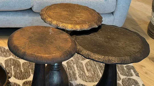 BUTTON SIDE TABLE